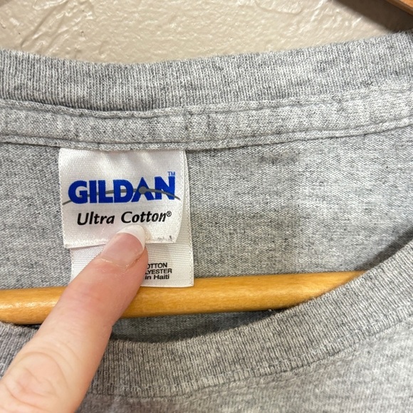 Gildan Graphic Tee - Picture 4 of 4